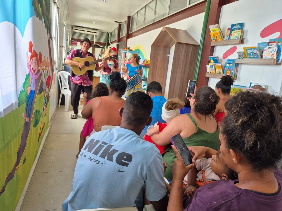 O evento, que aconteceu na brinquedoteca da unidade, levou momentos de alegria, descontração e acolhimento aos pequenos pacientes internados e seus acompanhantes.