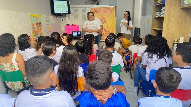 Palestra na Escola Crescer