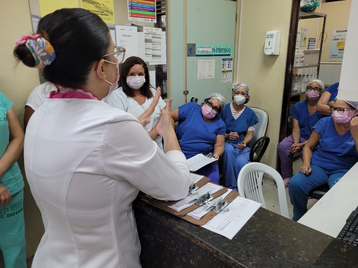 A iniciativa foi coordenada pela Comissão de Controle de Infecção Hospitalar (CCIH) e envolveu palestras, distribuição de materiais informativos, demonstrações práticas e a participação ativa de profissionais da saúde em diversos setores da unidade.