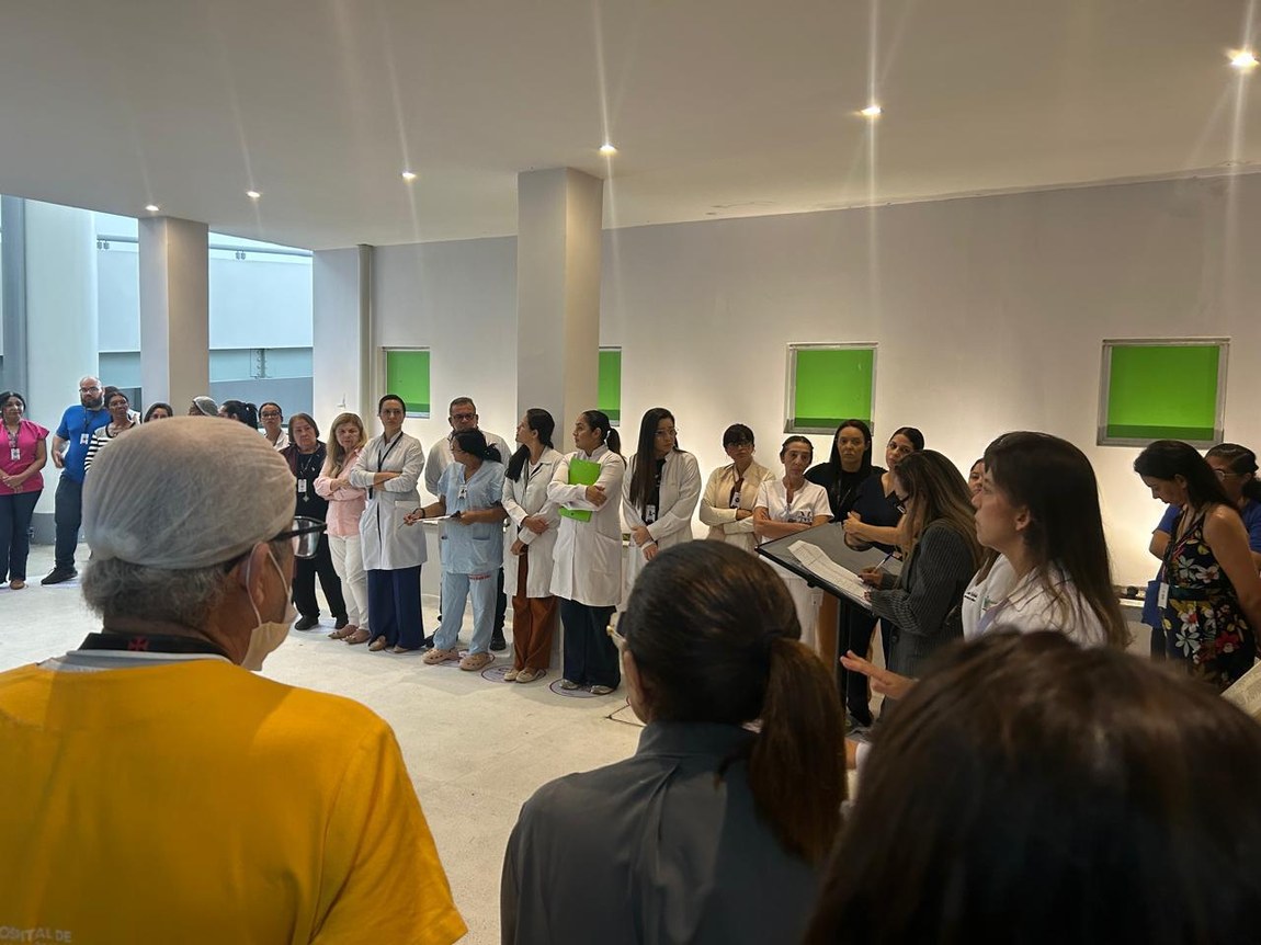 Iniciativa reorganiza fluxos, reduz o tempo de espera e fortalece a segurança do paciente na unidade